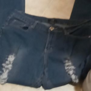 JUNIOR BLUE DISTRESSED JEANS